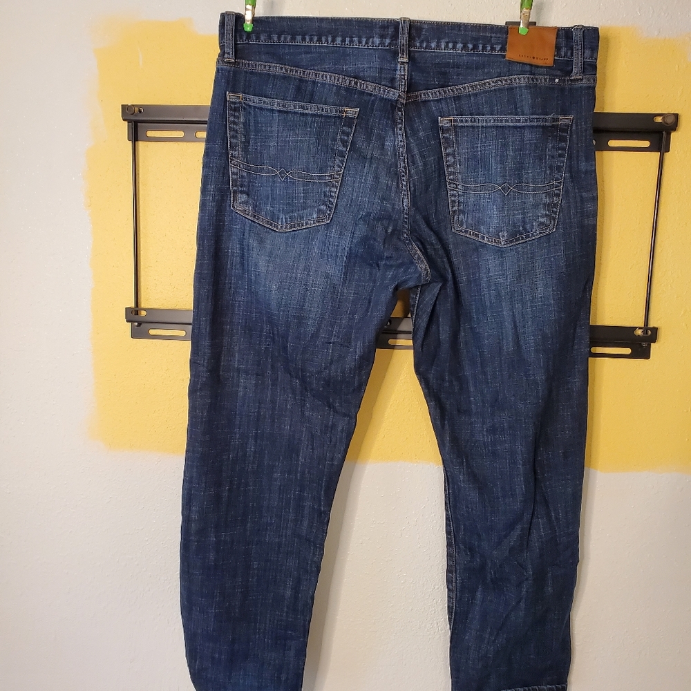Lucky Brand blue jeans 221 38x30
